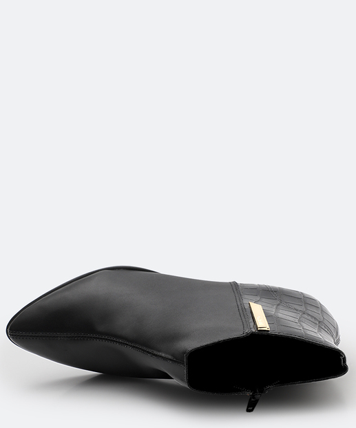 Bota Feminina Cano Curto Bico Fino Via Uno Preto