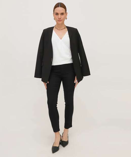 Calça Feminina Sarja Skinny Bolsos 
