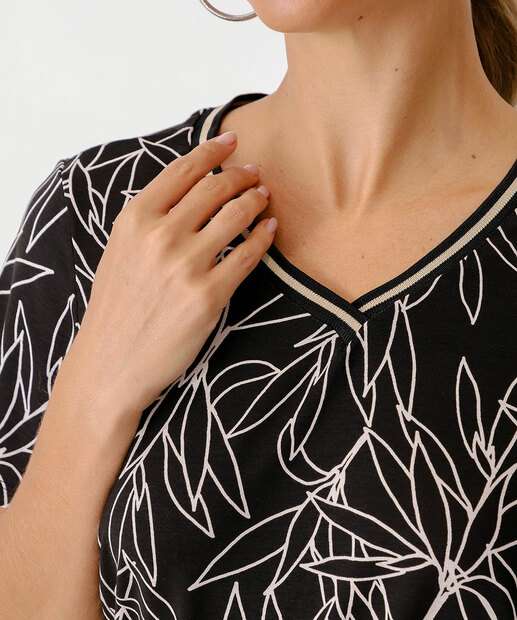 Blusa Feminina Estampa Folhas Manga Curta Marisa