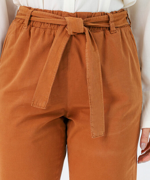 Calça Feminina Clochard Sarja Reta Bolsos Marrom