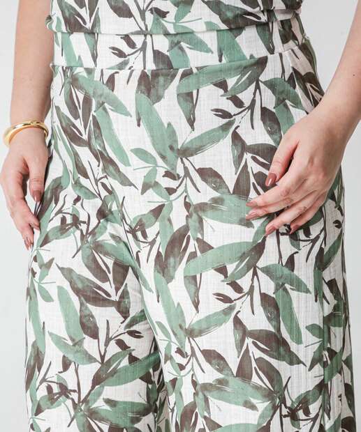 Calça Plus Size Feminina Pantacourt Folhas Marisa Verde