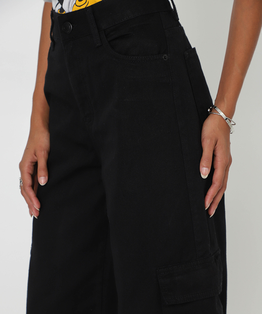Calça Feminina Sarja Wide Leg Cargo Marisa Preto