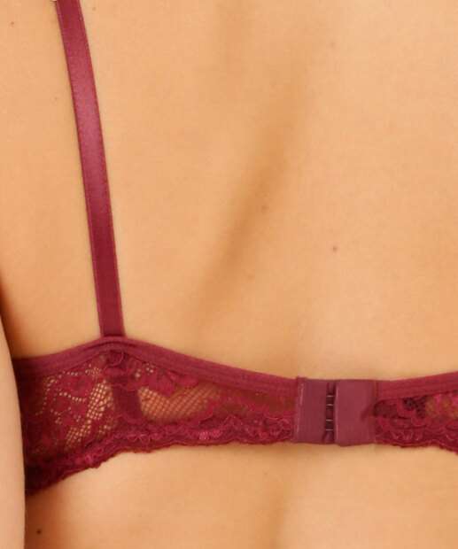 Calcinha String Renda Pérolas Marisa