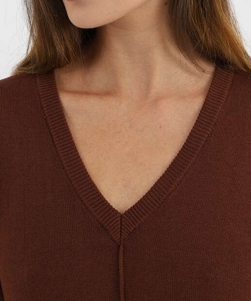 Suéter Feminino Decote V Nervura Marisa Marrom