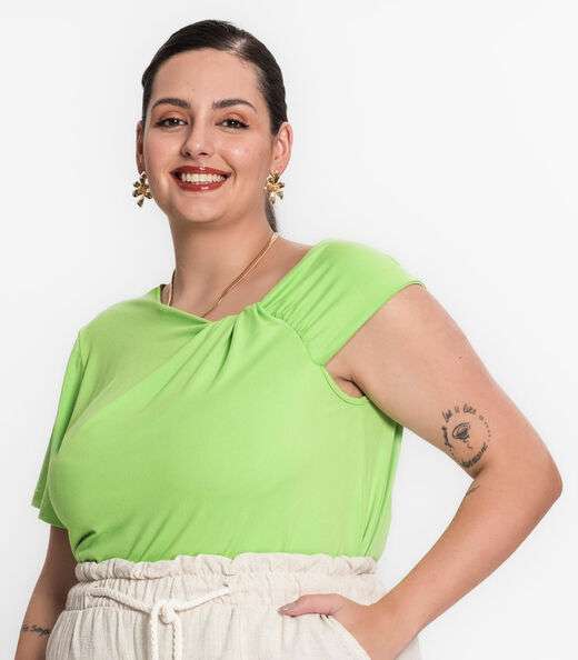 Blusa Feminina Plus Size Em Malha Soft Secret Glam Verde