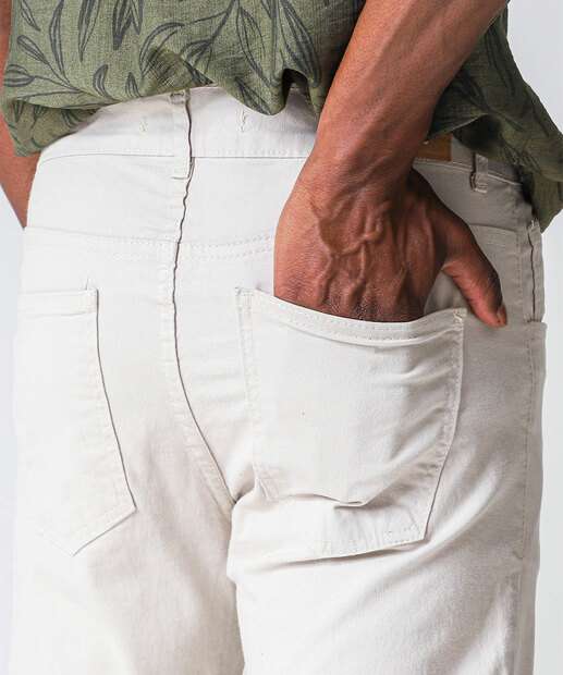 Bermuda Masculina Slim Sarja Bege 