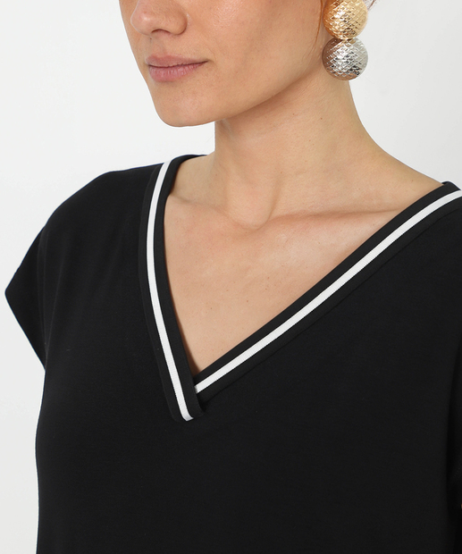 Blusa Feminina Manga Curta Marisa Preto