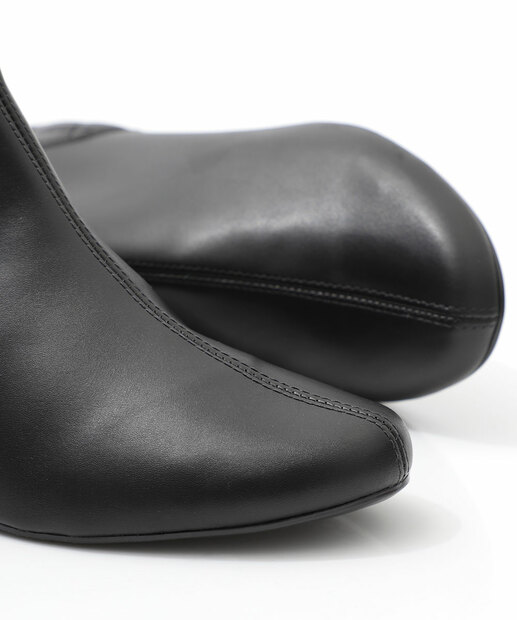 Bota Feminina Cano Curto Matelassê Via Uno Preto