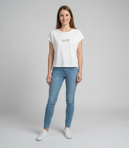 Blusa Feminina Com Estampa Localizada Infinita Cor Branco