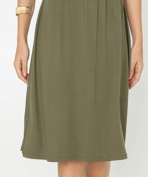 Vestido Feminino Sem Manga Retilínea Marisa Verde