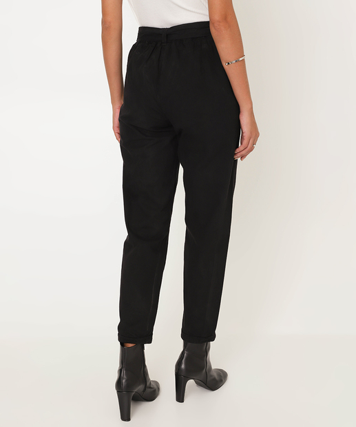 Calça Mom Sarja Clochard Cintura Alta Biotipo Preto