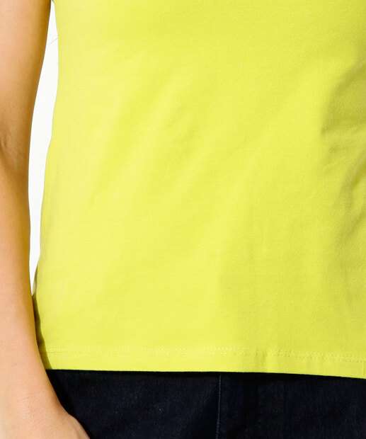 Blusa Feminina Básica Decote V Manga Curta Marisa