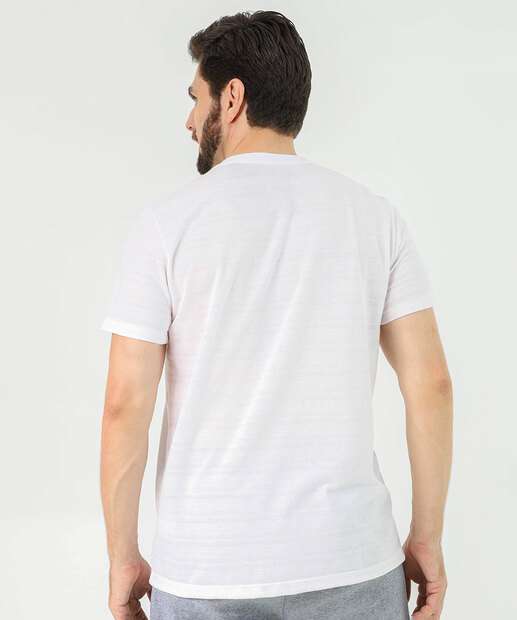 Camiseta Masculina Estampa Frontal Marisa Off White