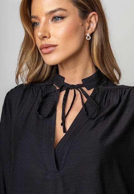 Blusa Alfaiataria Com Gola V Laço Preto Salvatore