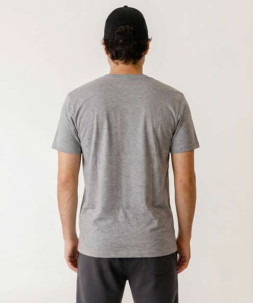 Camiseta Masculina Manga Curta Snoopy Cinza