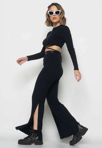 Calça  Flare Com Fenda Lateral Canelada Preta Salvatore Fashion