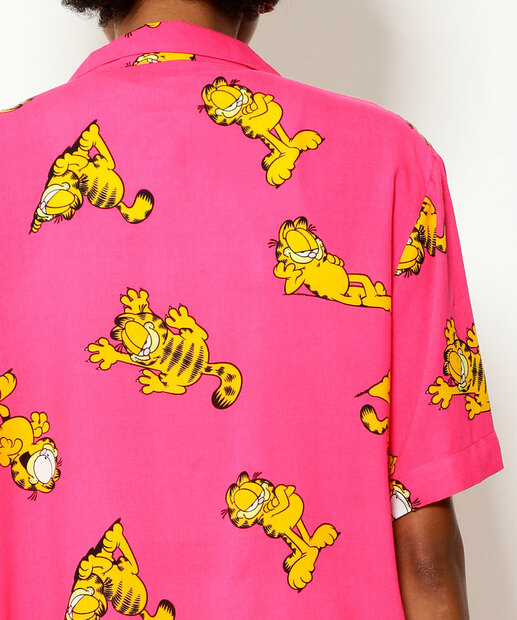 Camisa Feminina Manga Curta Estampa Garfield 