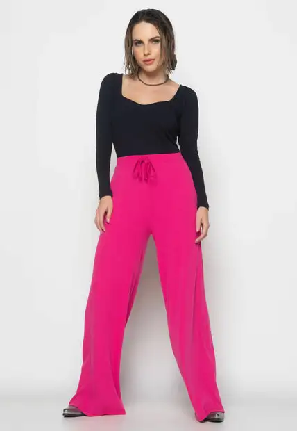 Blusa  Princesa Decote Coração Malha Canelada Preta