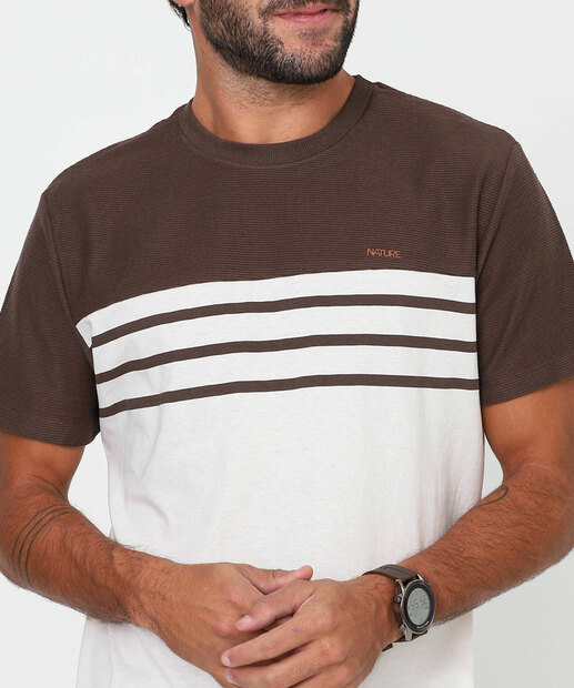 Camiseta Masculina Listras Recorte Manga Curta Marisa Marrom