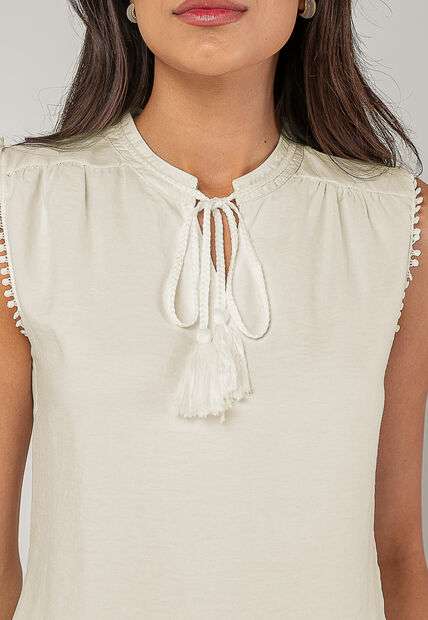 Image_Regata Alfaiataria Com Amarração E Detalhe de Pompons Marfim Salvatore