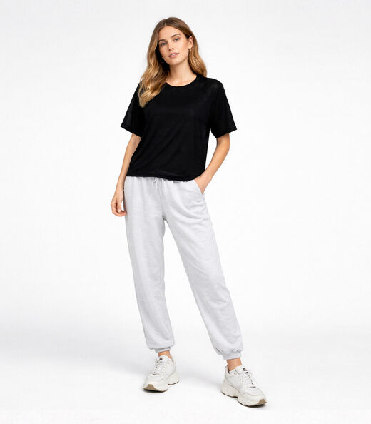 Blusa Feminina Básica Com Tecido Liso Infinita Cor Preto