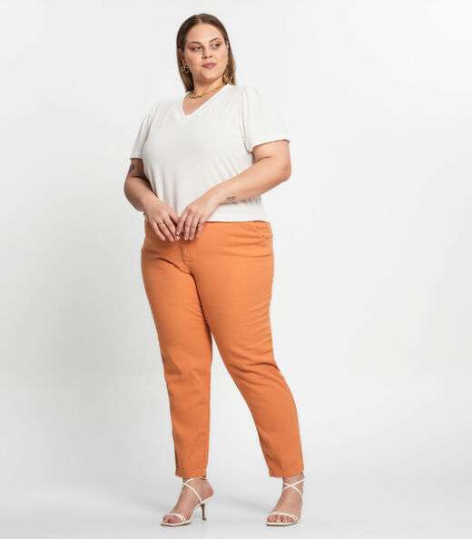 Blusa Canelada Plus Infinita Cor Bege