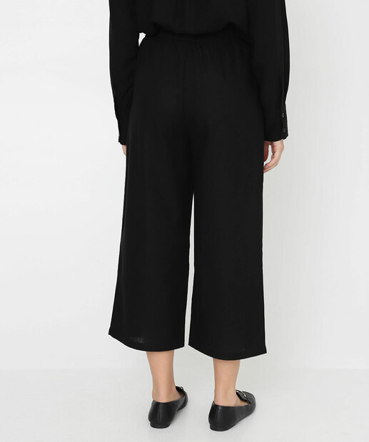 Calça Pantacourt Feminina Clochard Marisa Preto