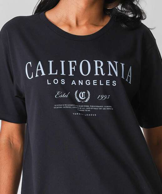 Camiseta Feminina Oversized Estampada Marisa Preto