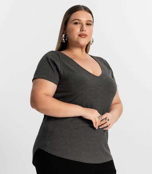 Blusa Feminina Plus Size da Infinita Cor Cinza