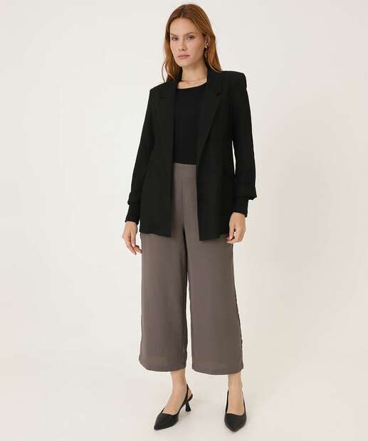 Calça Pantacourt Feminina Bolsos Marisa