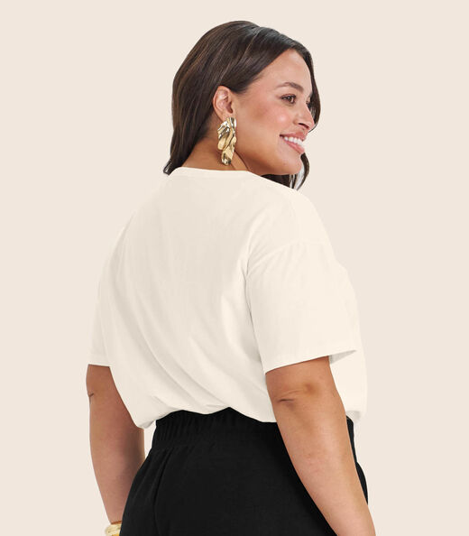 Camiseta Plus Size em Meia Malha Secret Glam Bege