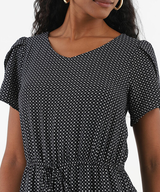 Macacão Feminino Estampado Manga Curta Marisa Preto