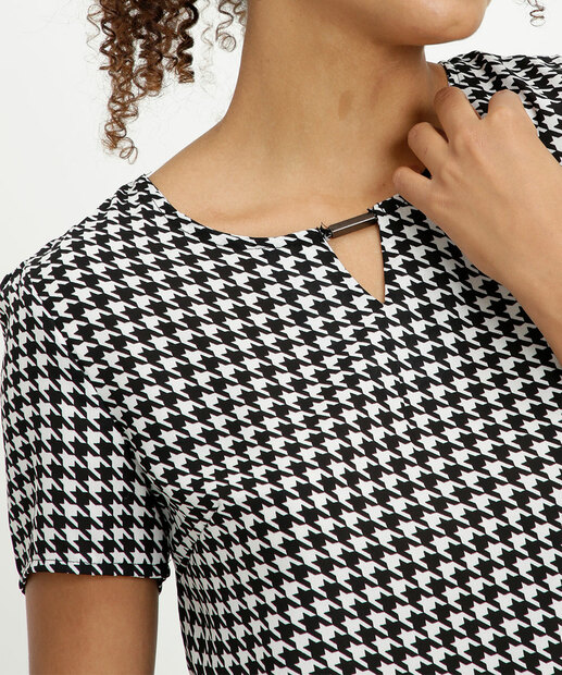 Blusa Feminina Estampa Pied Poule Manga Curta Marisa