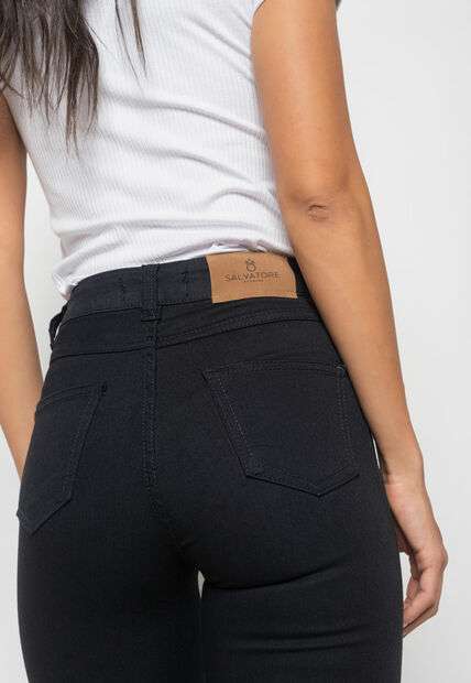 Calça Skinny Com Rasgo No Joelho Preto Salvatore Fashion