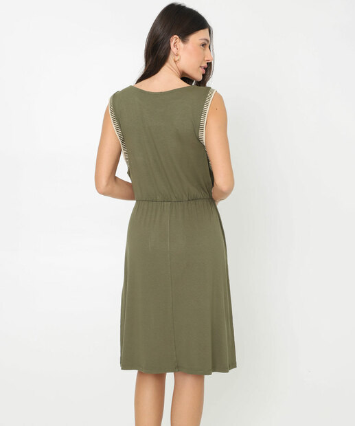 Vestido Feminino Sem Manga Retilínea Marisa Verde