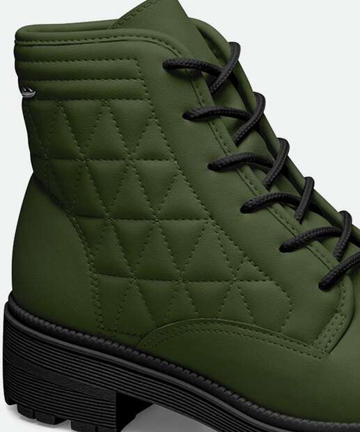 Coturno Feminino Cano Curto Matelassê Tratorado Dakota