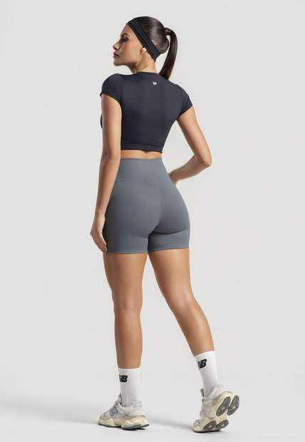 Cropped Manga Curta Preto Wemood