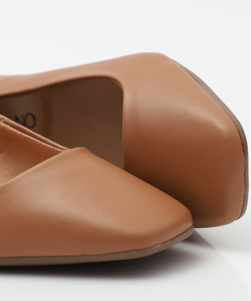 Scarpin Feminino Salto Grosso Via Uno Marrom