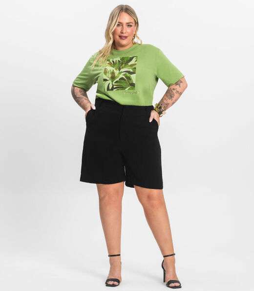 Shorts Feminino Plus Size em Linho Secret Glam Preto