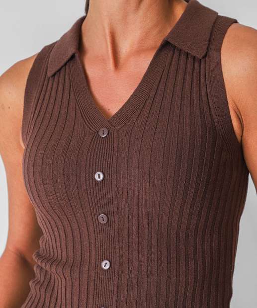 Blusa Polo Feminina Tricô Botões Sem Manga Marisa Marrom