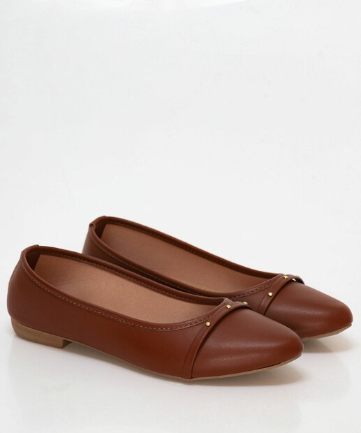 Sapatilha Feminina Bico Fino Tachas Marrom
