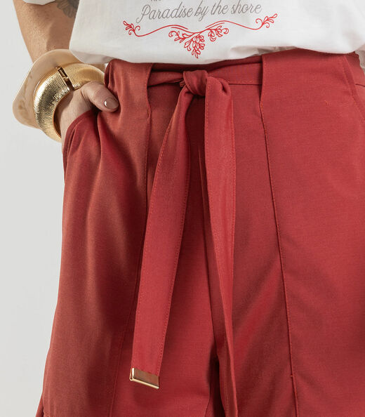 Shorts Feminino em Tecido Acetinado Dianna Vermelho