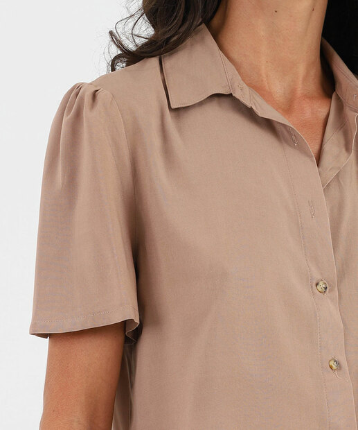 Camisa Feminina Botões Manga Curta Marisa Bege