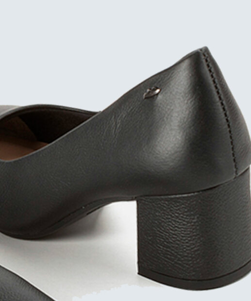 Scarpin Feminino Salto Grosso Bico Fino Dakota