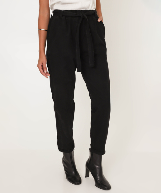Calça Mom Sarja Clochard Cintura Alta Biotipo Preto