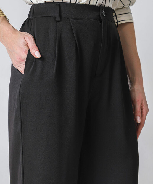 Calça Feminina Reta Alfaiataria Marisa Preto