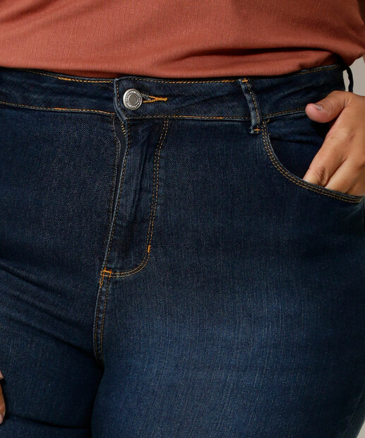 Calça Plus Size Feminina Jeans Flare Bolsos Marisa