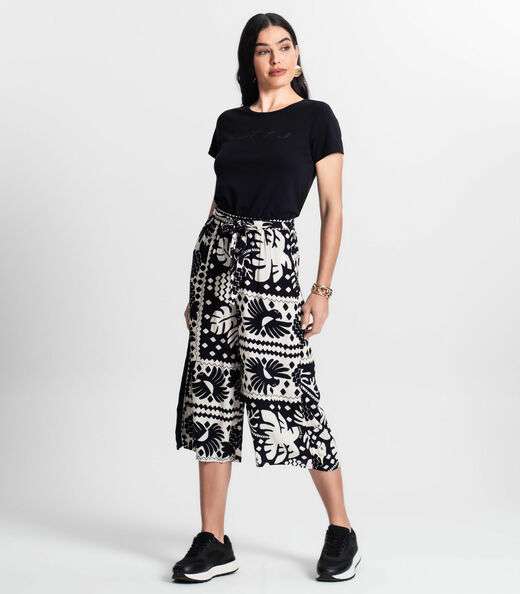 Calça Pantacourt Infinita Cor Preto