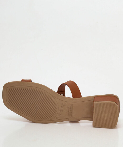 Tamanco Feminino Salto Grosso Tiras Tachas Caramelo