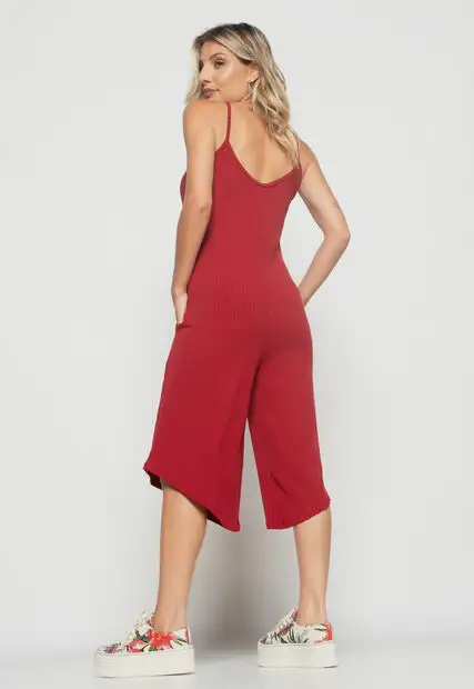 Macacão Alça Fina  Pantacourt Canelado Vermelho